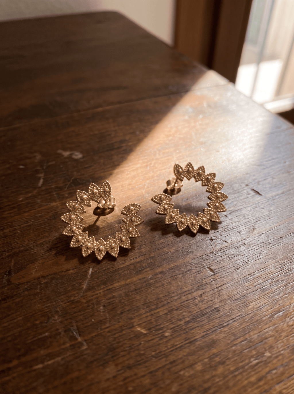 Boucles d’oreilles créoles Maya – Plaqué Or 750/000 - Joia Bijou